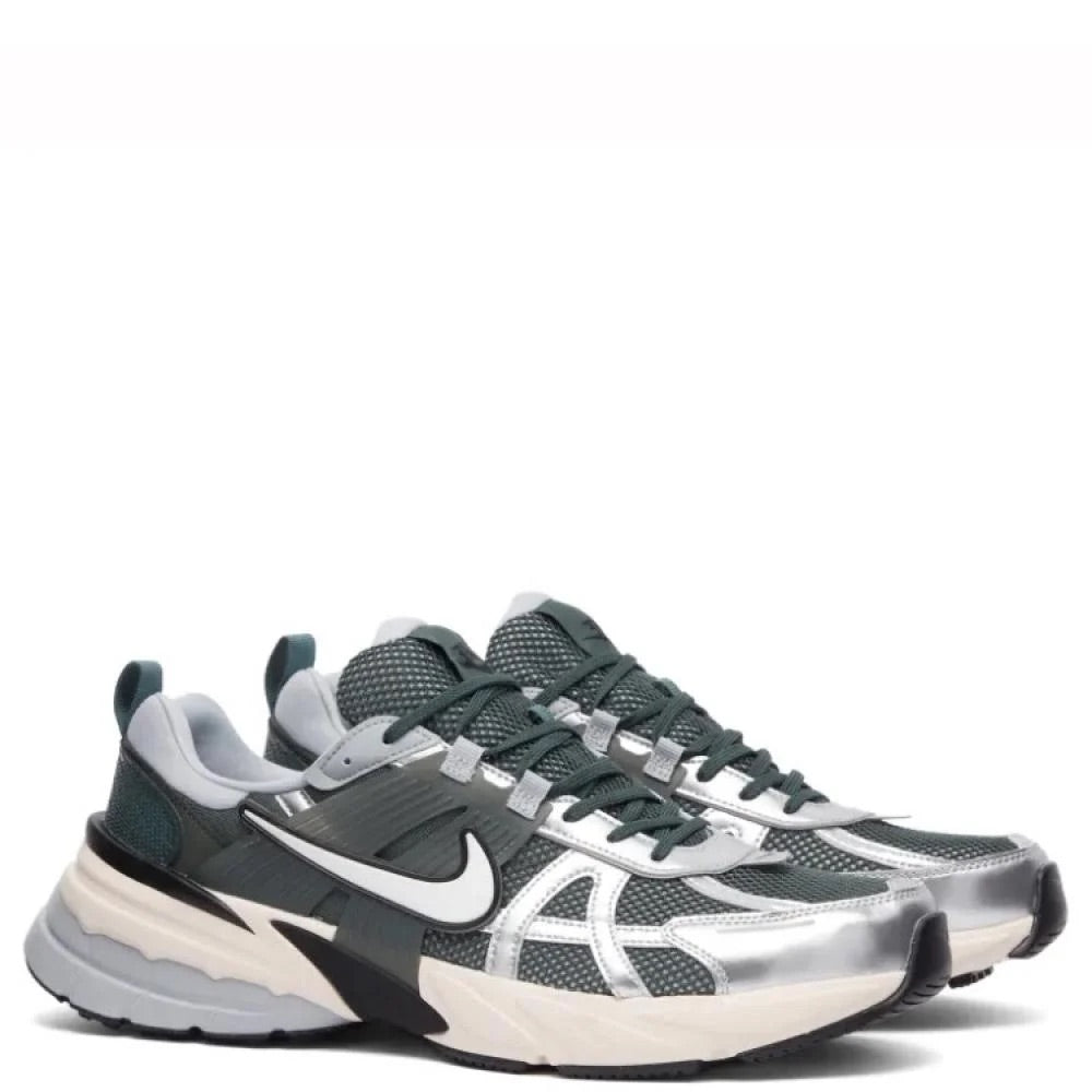 Nike V2K Run "Pure Platinum/Wolf Grey" sneakers
