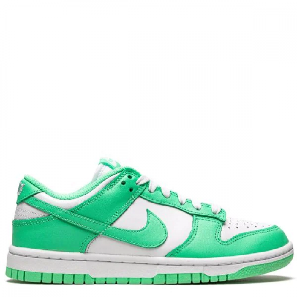 Nike Dunk Low sneakers